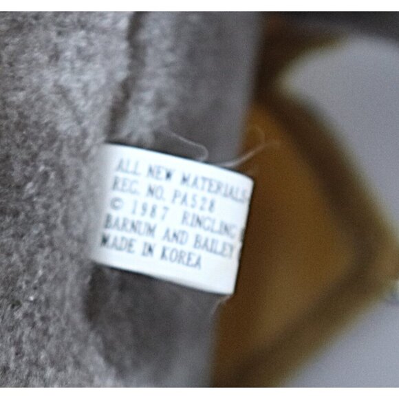 Vintage Barnum & Bailey Circus Elephant Plush Ringling Bros Pink Blanket Tusks - Picture 6 of 6